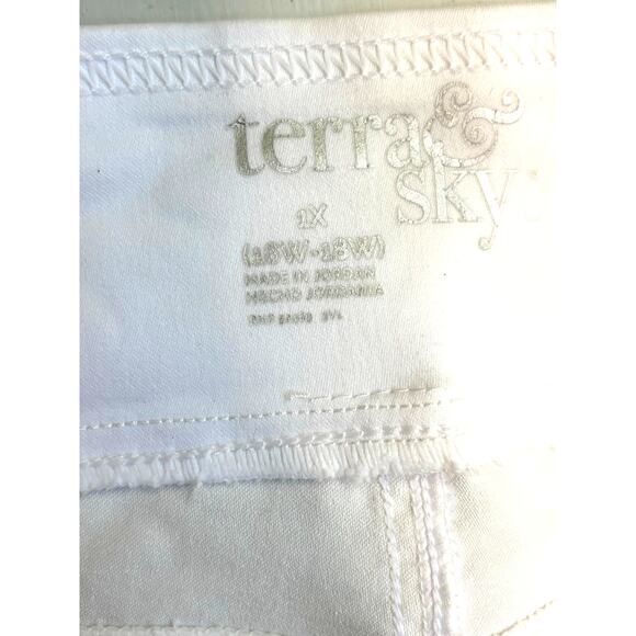 Terra & Sky Womens White Stretch Waist Pants XL 16W-18W Cropped - Picture 3 of 3